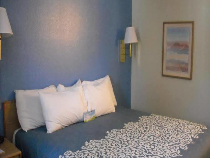 Days Inn By Wyndham Moab Εξωτερικό φωτογραφία